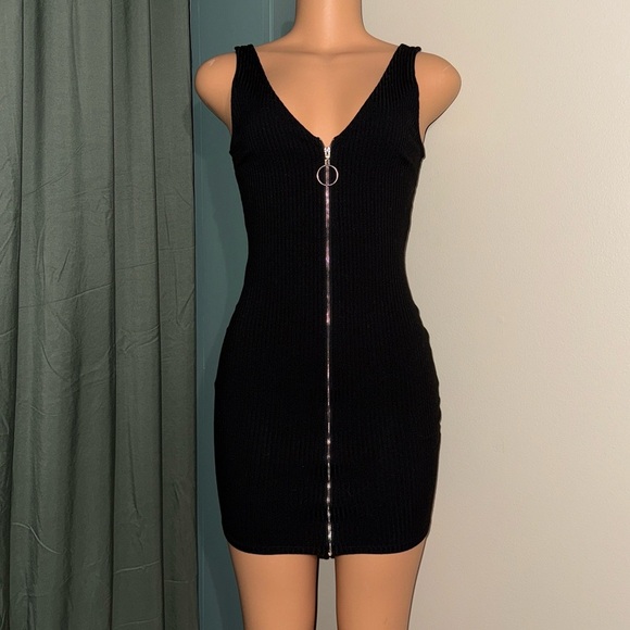 iris Dresses & Skirts - Iris Black Ribbed Zip-Front Bodycon Mini Dress | Size Small
